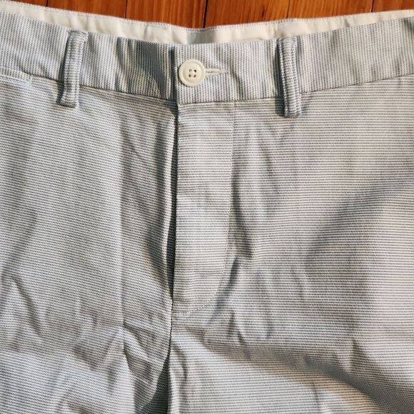 Old navy men's 34 tall shorts minor imperfection nwt - Picture 2 of 5